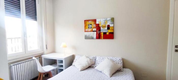 2 Bedroom Gem Near Milano Centrale Fast Wi Fi Kademy House Номер фото