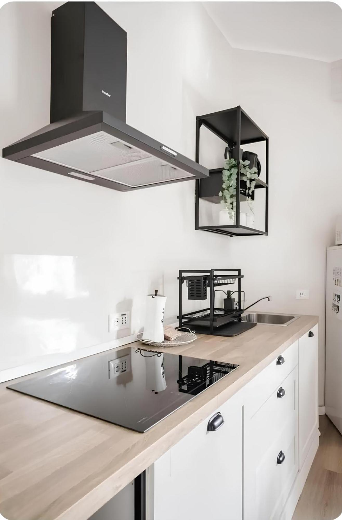 2 Bedroom Gem Near Milano Centrale Fast Wi Fi Kademy House Экстерьер фото